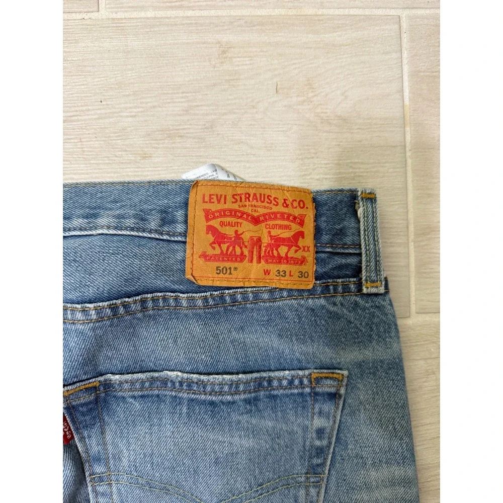 Levi's 501 Original Fit Jeans Mens 33x30 Blue Good Distressed Straight Leg Pants